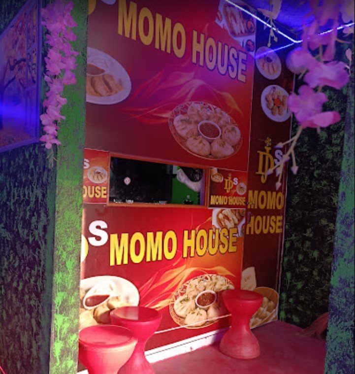 DJ's Momo House