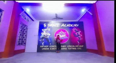 S DANCE ACADEMY