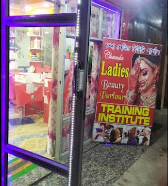 CHANDA LADIES BEAUTY PARLOUR